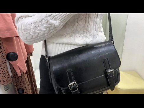 ❤️ Фитинг бөлмөсүндө жаш канчык FeralBerryди дилдо менен коомдук мастурбациялоо Порно порно бизде ky.full-porner.ru ﹏